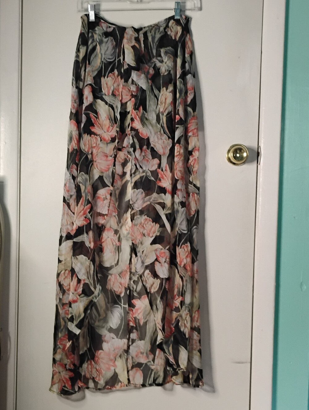 Flowy Fashion Nova "Made To Be This" Skirt
